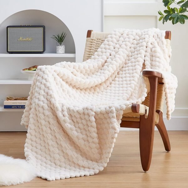 The All-Season Blanket : A Soft&hellip;