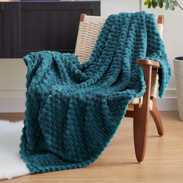 Cozy All Year : The Teal&hellip;