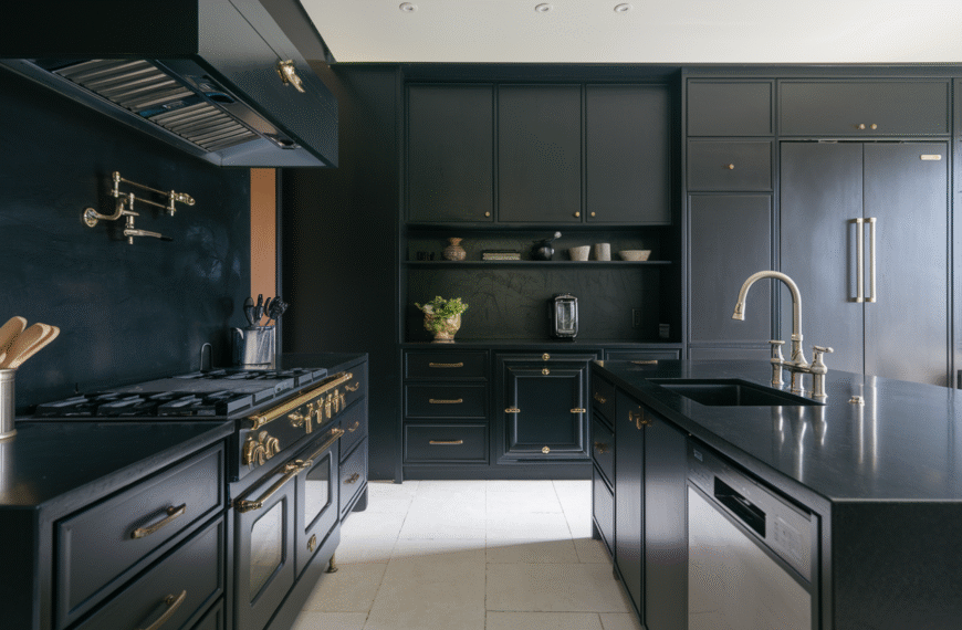 Black Kitchen