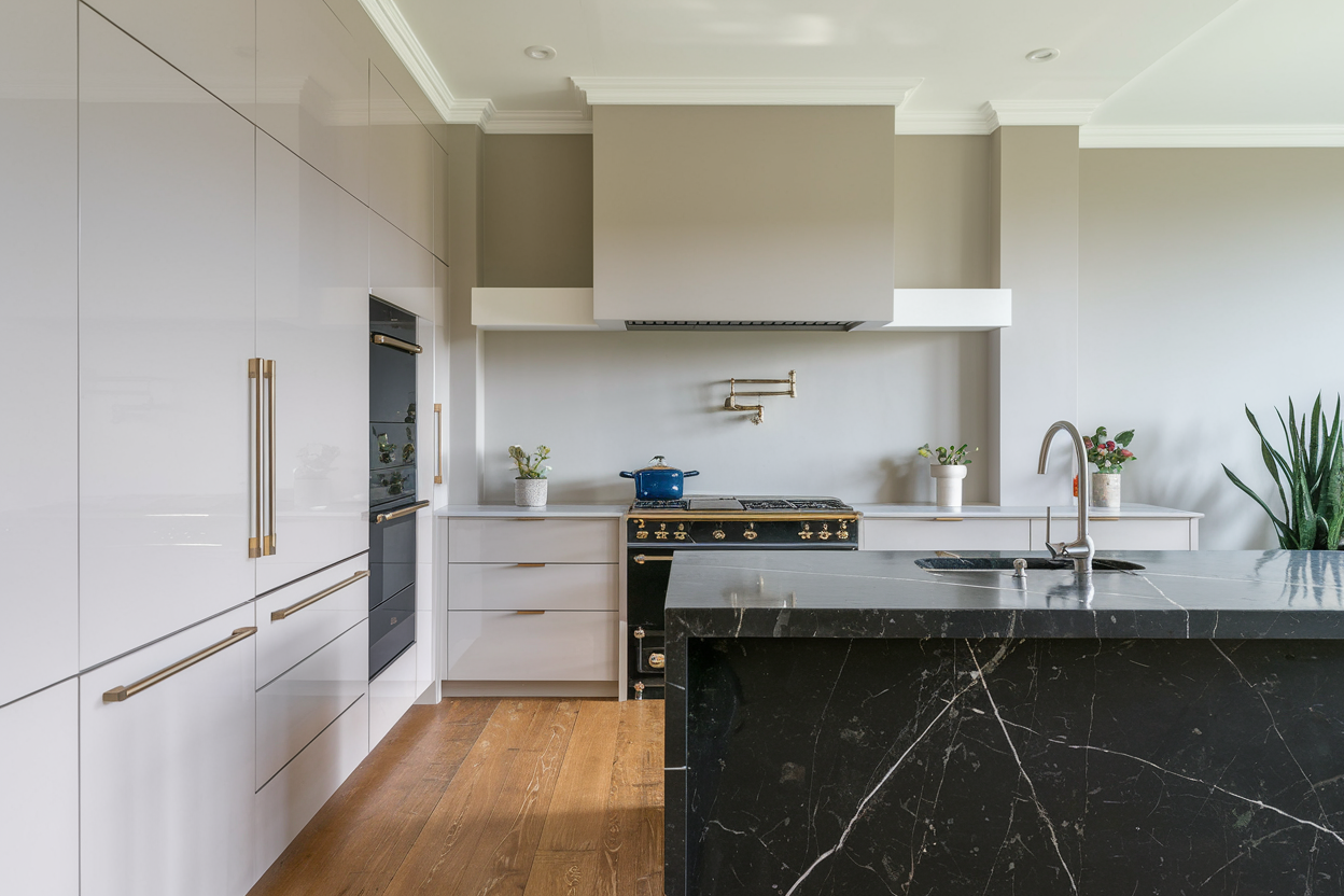 Modern Elegant Kitchen